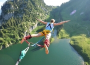 熊猫体育互动-当鹈鹕展翅飞越太平洋，从NBA季后赛到北京队的篮球启示