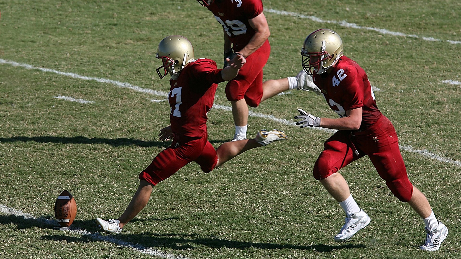 绿茵场上的季后赛，贝蒂斯强势攻克喀麦隆堡垒的战术启示
